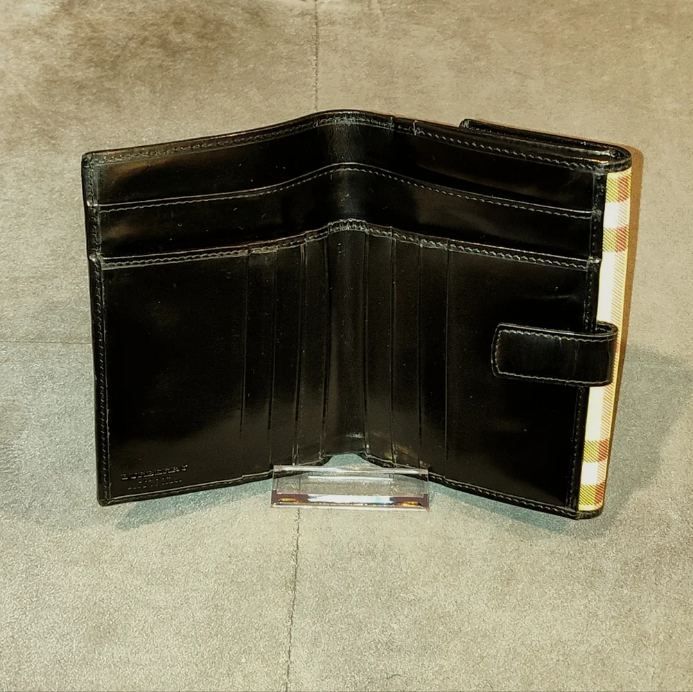 BURBERRY VINTAGE NOVA CHECK COATED CANVAS & PATENT LEATHER BI-FOLD SNAP WALLET
